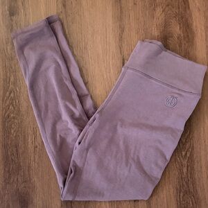 Green Apple active Mauve Purple Active Leggings with Subtle Logo size M